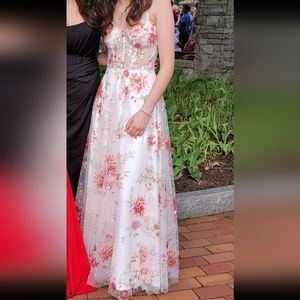 Prom- ball dress